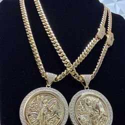 Cadena Y Medalla