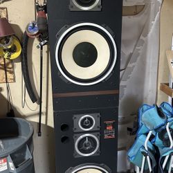Fisher Speakers