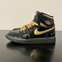 Jordan 1 Retro High OG ‘Black Metallic Gold’
