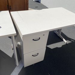 File cap and desk no keys 40$ a peace