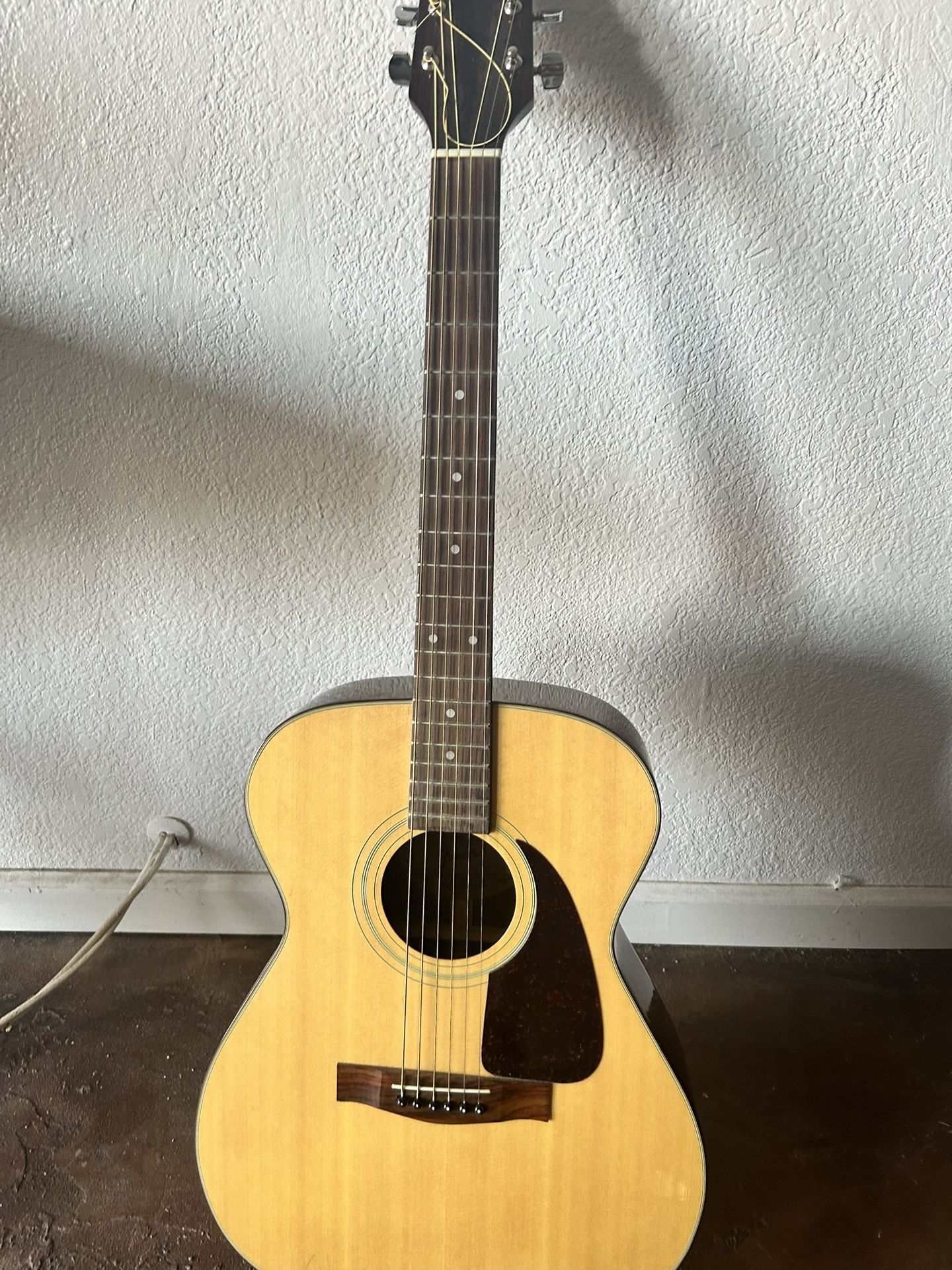 Fender Acoustic Guitar F-200