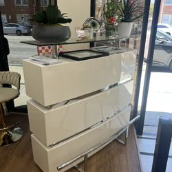 Administrator Table For Nail Salon