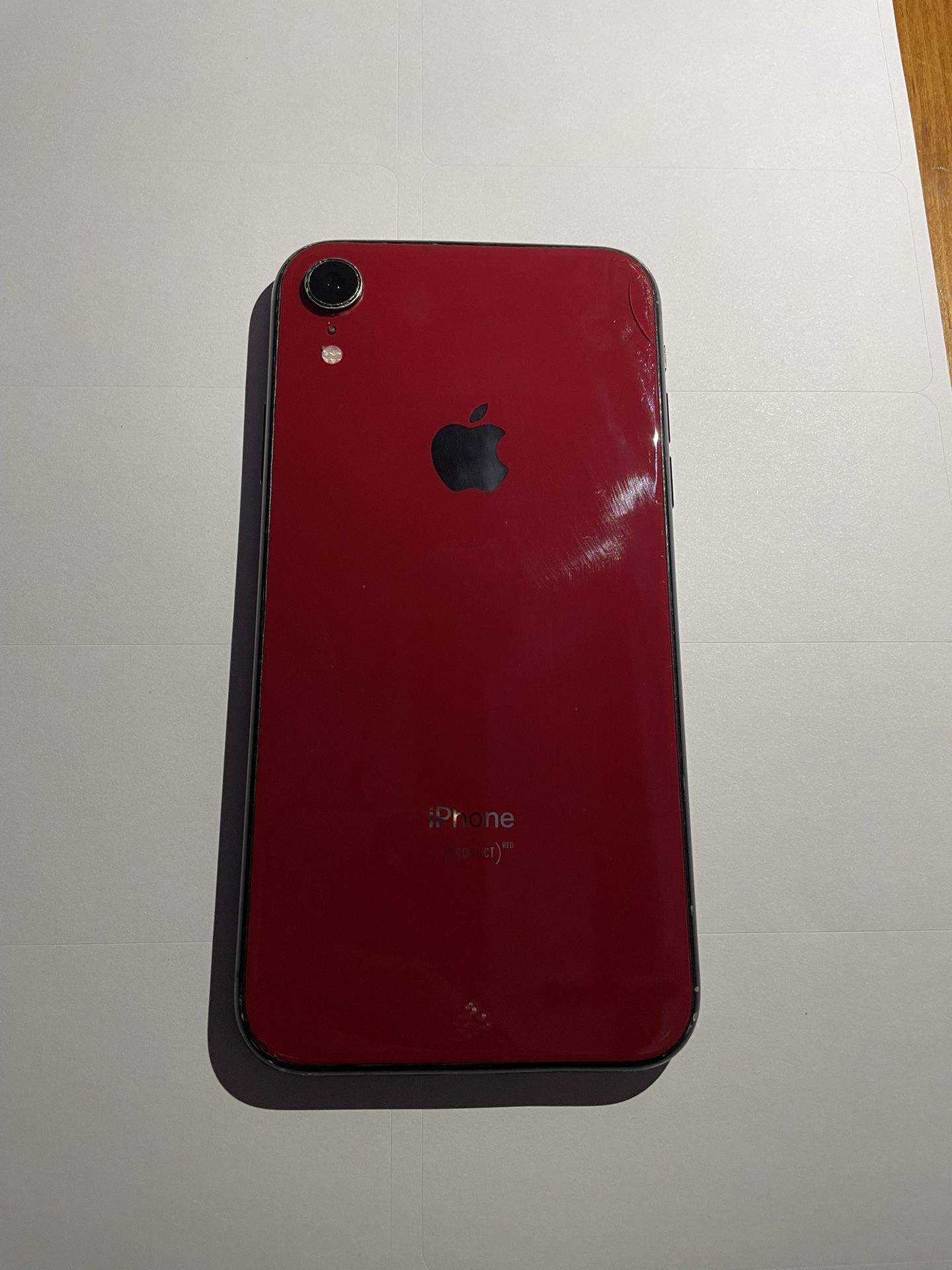 IPHONE XR SLIGHTLY USED UNLOCKED TO ANY CARRIER!!