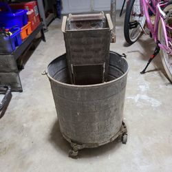 GALVANIZED STEEL BUCKET AND WRINGER