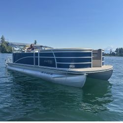 Pontoon Boat