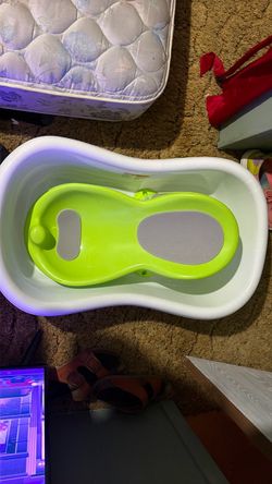 Baby Bathtub with Infant Support Insert