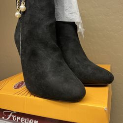 Black Boots