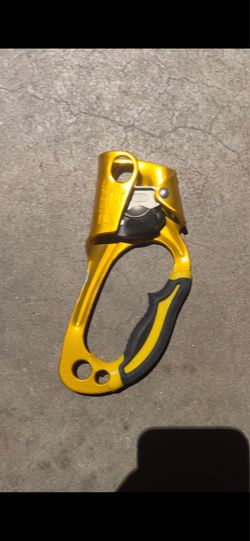 Petzl climbing ascender