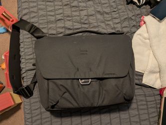 Peak Design Everyday Messenger Bag 13L
