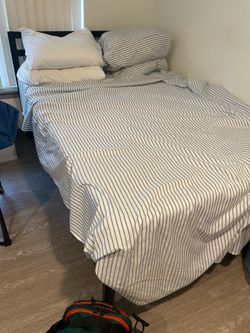 Full Size bed/mattress. Free!