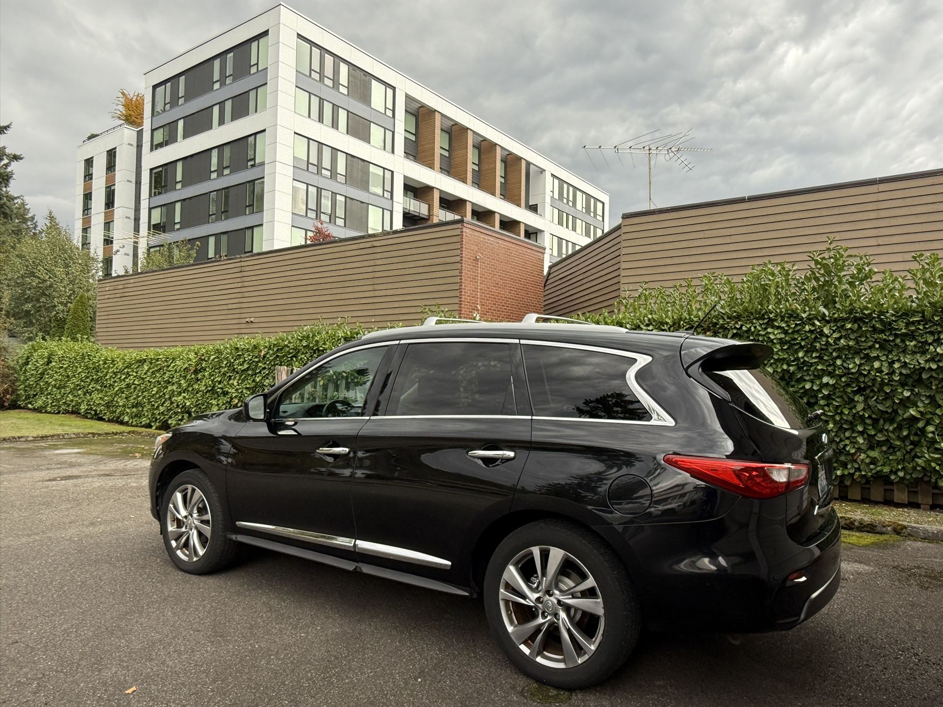 2015 Infiniti Jx35 AWD 3rd Row Seating