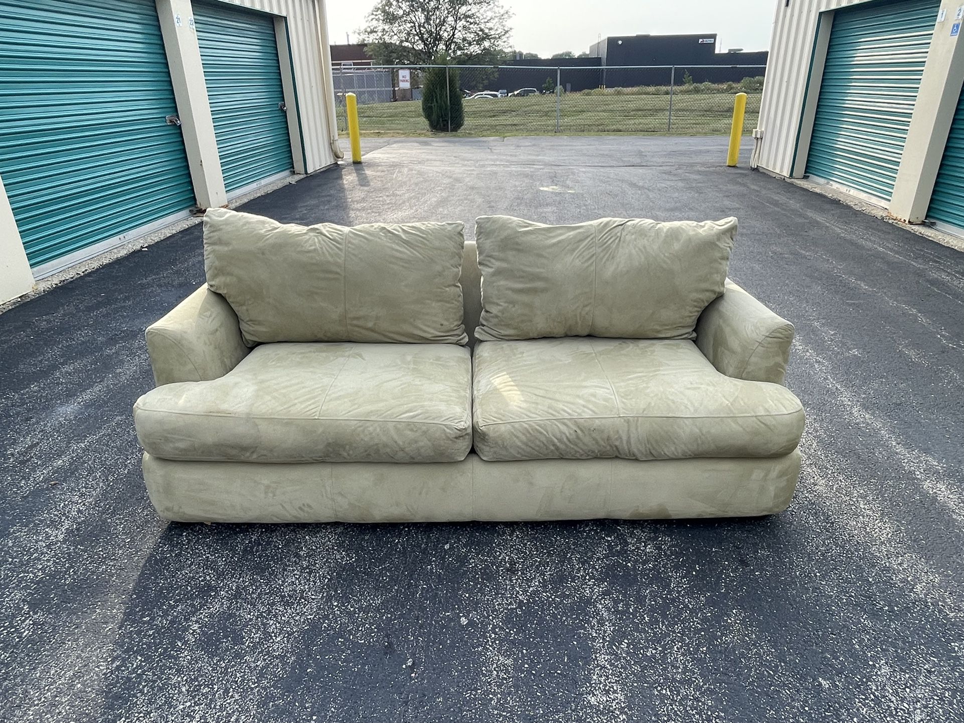Olive Green Couch (Easy Pickup)