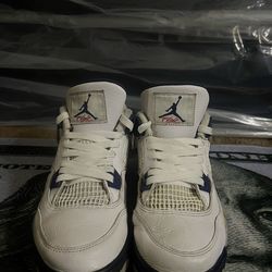 Jordan 4s Midnight Navy