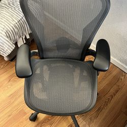 Aeron Miller Chair Black Size B 