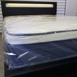 NEW QUEEN PILLOW TOP MATTRESS and BOX SPRING. Bed frame not included 👍