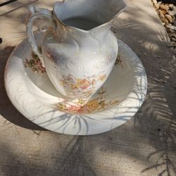 Victorian-era PITCHER AND BASIN