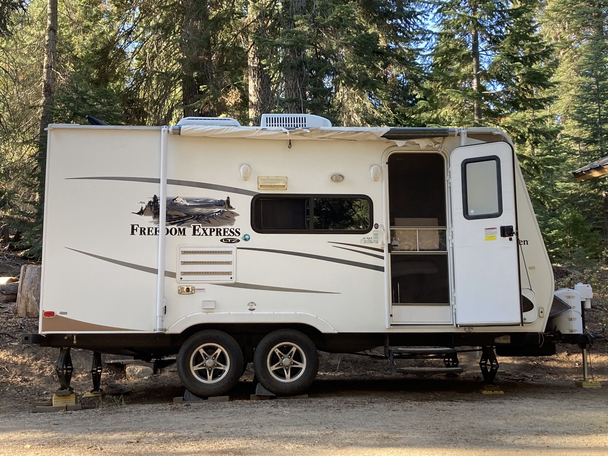 2012 hybrid trailer