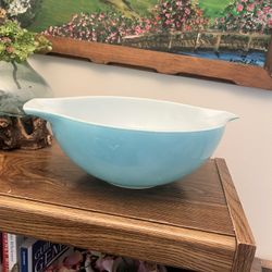 Pyrex #444 Cinderella Bowl 