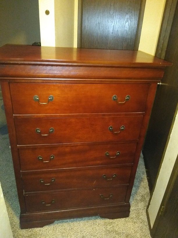 Dresser