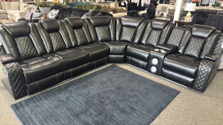 Olivia 🎉 brand new/ modern/luxury 🌼 / 3 piece luxury reclining sectional