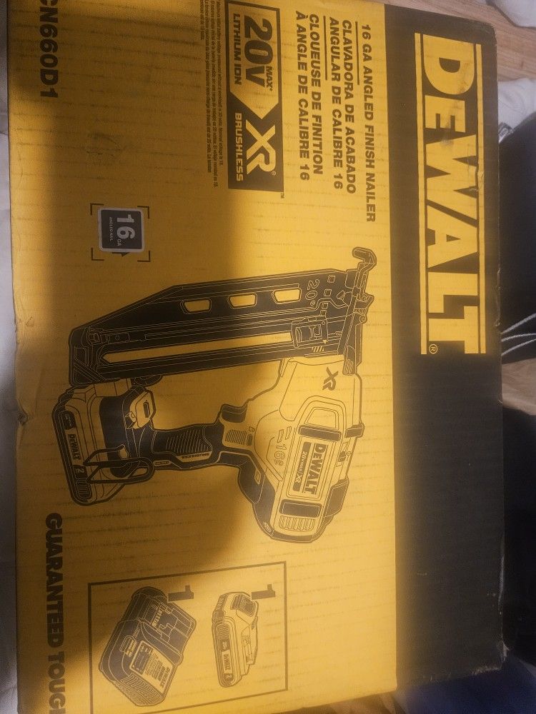 New Dewalt 16 Gauge Angled Nailer 