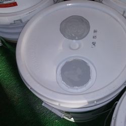 Muy Buena Pintura Semi gloss BEHR New