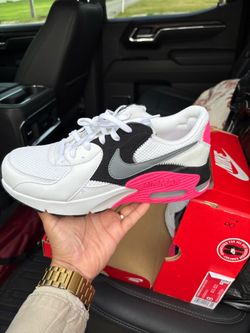 Nike Shoes Women Size 8 (Pick up only)