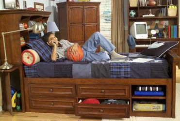 Legacy Classic Kids Collection Twin Bed with matching door chest MSRP $2500