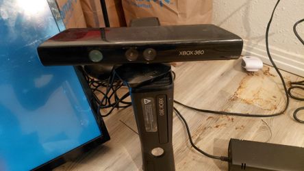 XBox 360 w/ kinect & Controller
