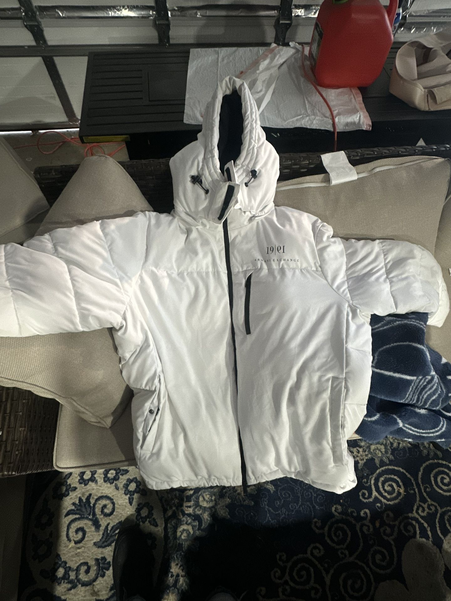 2X JACKETS AND HOODIES USED GOOD CONDITION