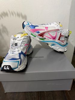 Balenciaga runners. NO LED