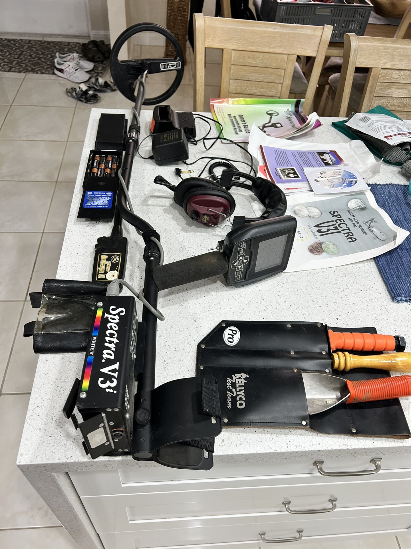 Spectra V3I Metal Dector With Hard Case