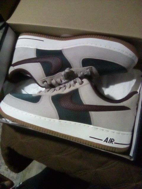 Beige Red An Green Dcs