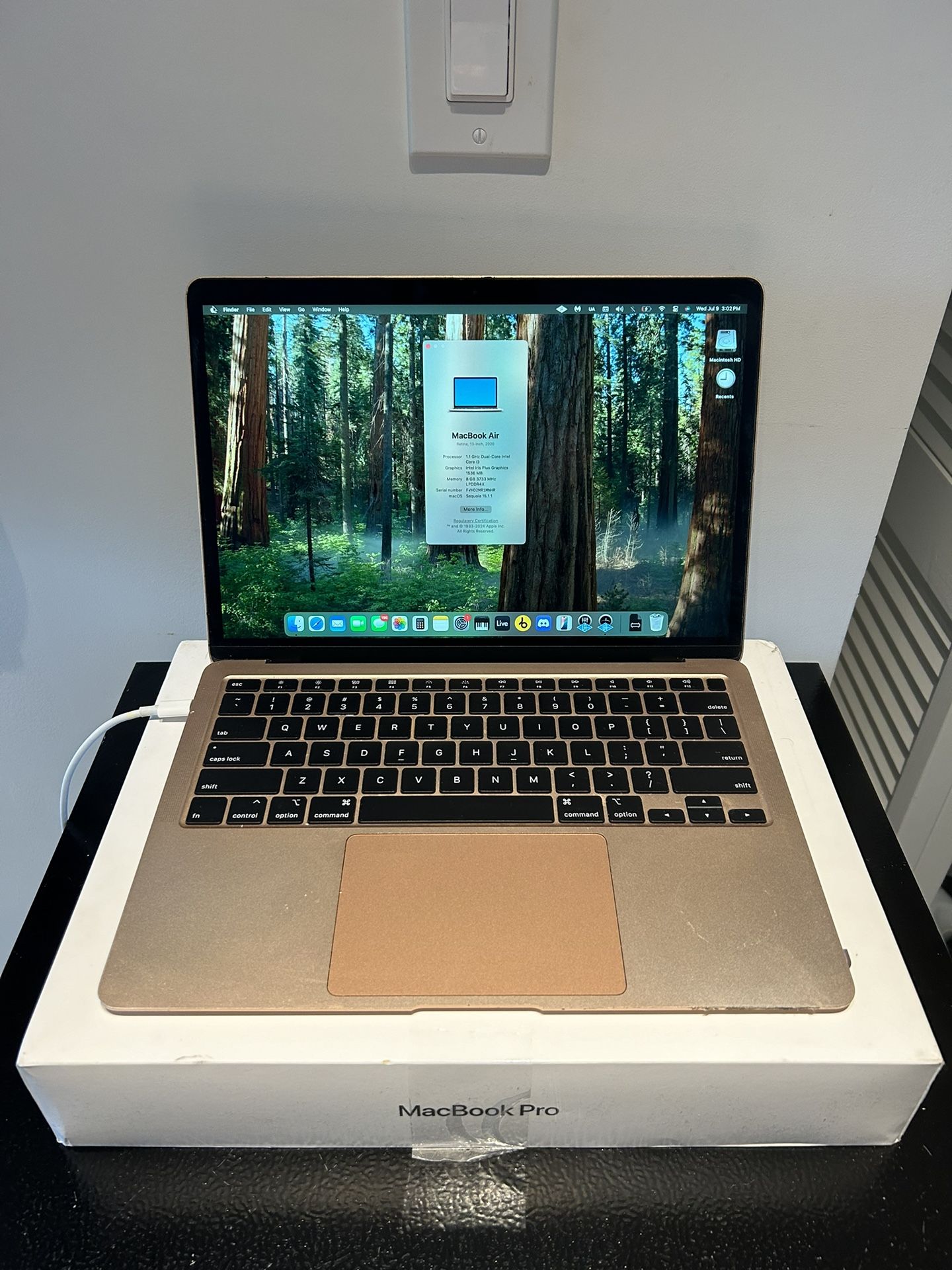 MacBook Air (Retina, 13-inch, 2020) RAM: 8 GB Intel Core i3