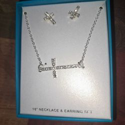 Earing With Necklace 