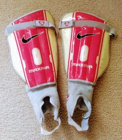 Nike Maxair Shin Guard