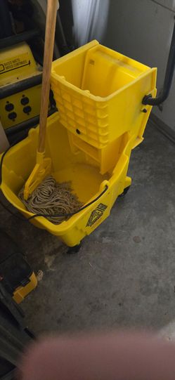 Mop bucket