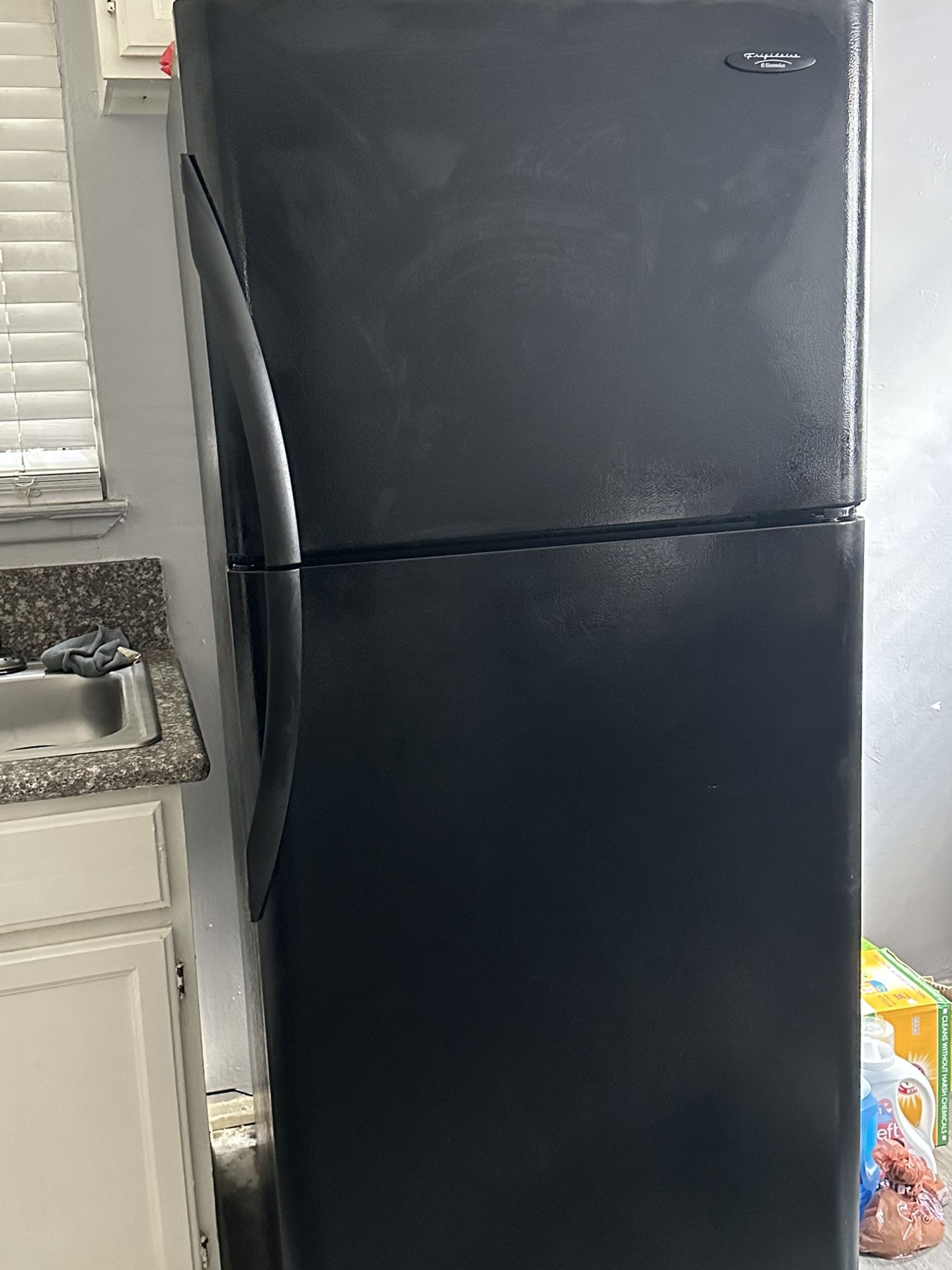 Refrigerator 150 for Sale in Los Angeles, CA OfferUp