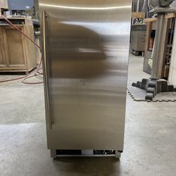 U Line Ice maker