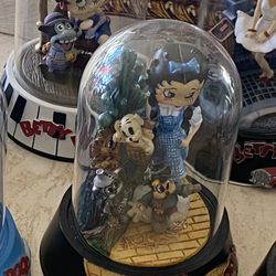 12 Glass Dome Betty boop Collections