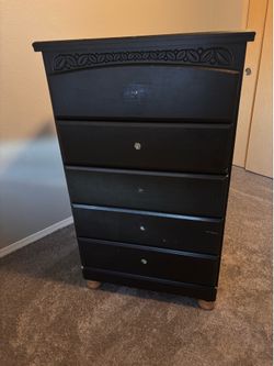 Child’s 2  peice bedroom set, must pick up