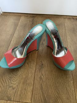 Kathleen by Los Angeles color blocked pink and salmon wedge heels, Sz 7