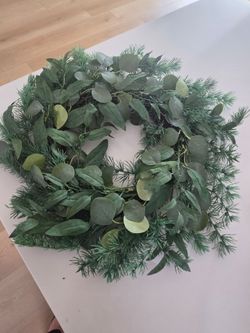New Holiday Wreath.. Green