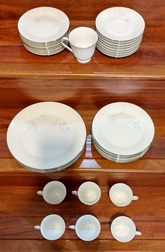 Set of 35 PCs of Noritake Virtue 2934 Japan White Blue Floral