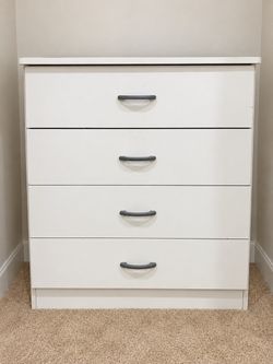 White bedroom drawers cabinet, 4 drawers