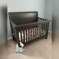 Full Size Conversion Crib Set - Like New – Southwick, MA