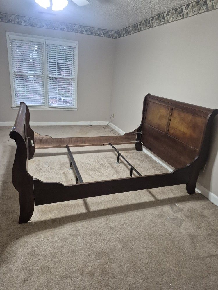 Queen Size SLEIGH BED
