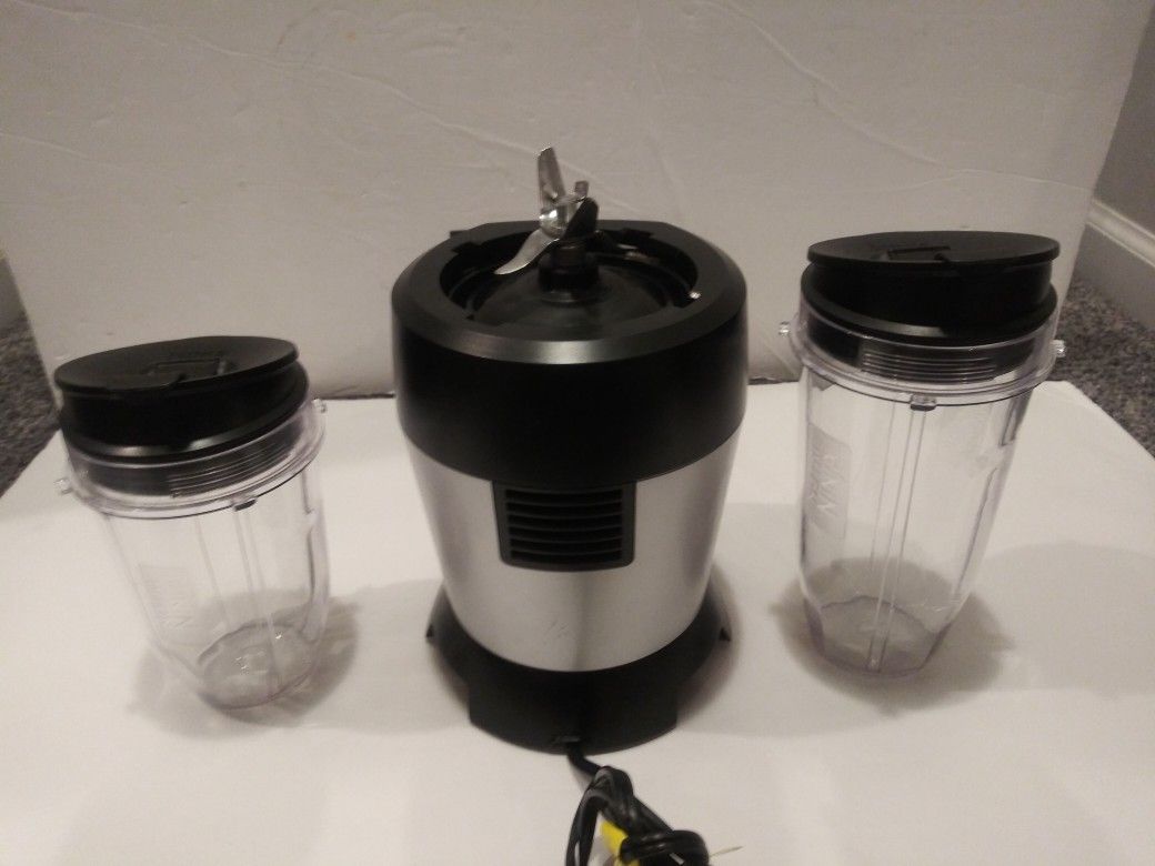 Nutri Ninja Auto IQ Blender- Black/Silver Large & Small cup