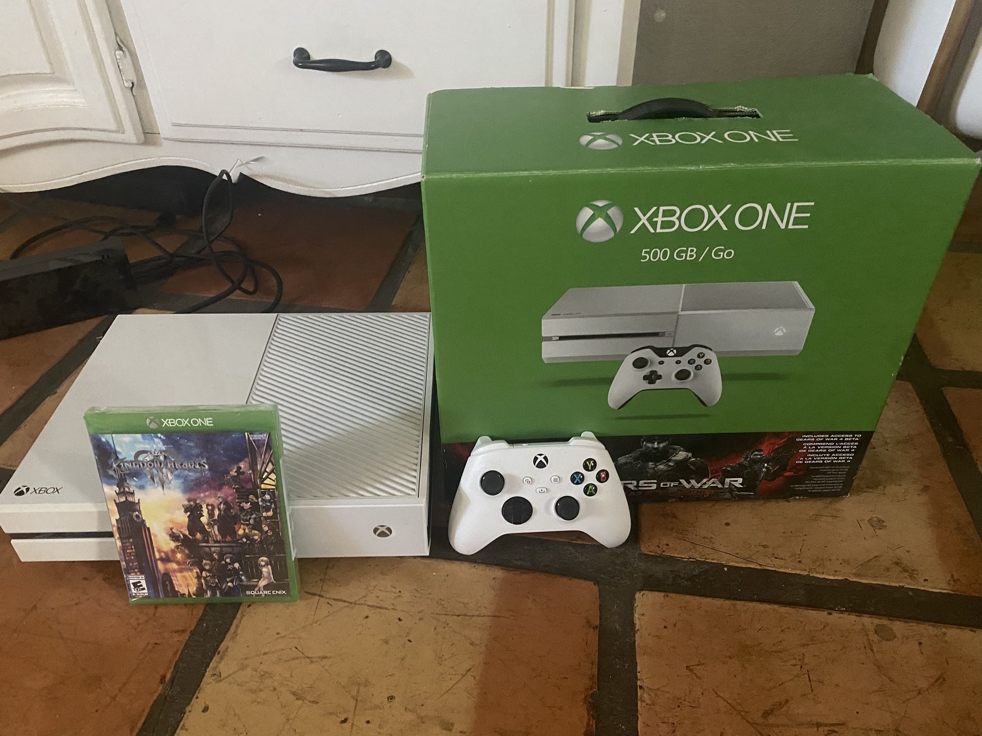 Xbox One Gears of War Edition (White 500 gb)