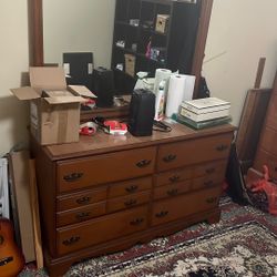 Dresser With Mirror